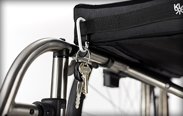 Close up image of the Premium general-use Axiom G wheelchair cushion with pre-contoured shape and surface tension-reducing well.